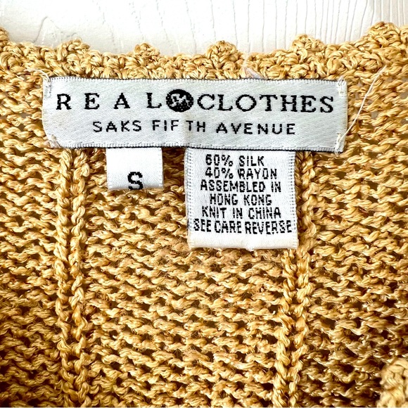 Vintage Saks Fifth Avenue Real Clothes Silk Knit V-neck Sweater in Size Small - Picture 4 of 8